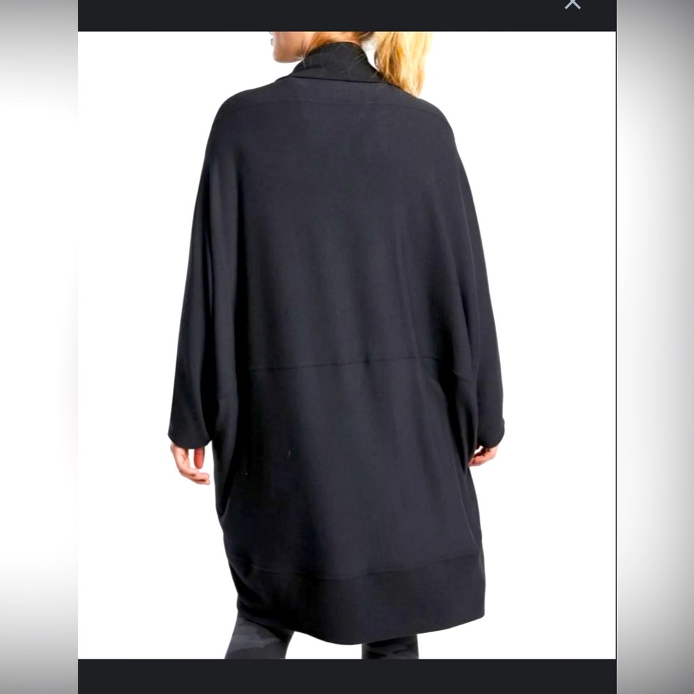 NWT Athleta ethereal cocoon wrap
